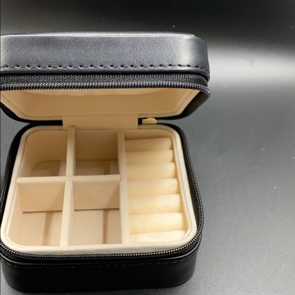 Jewelry travel case